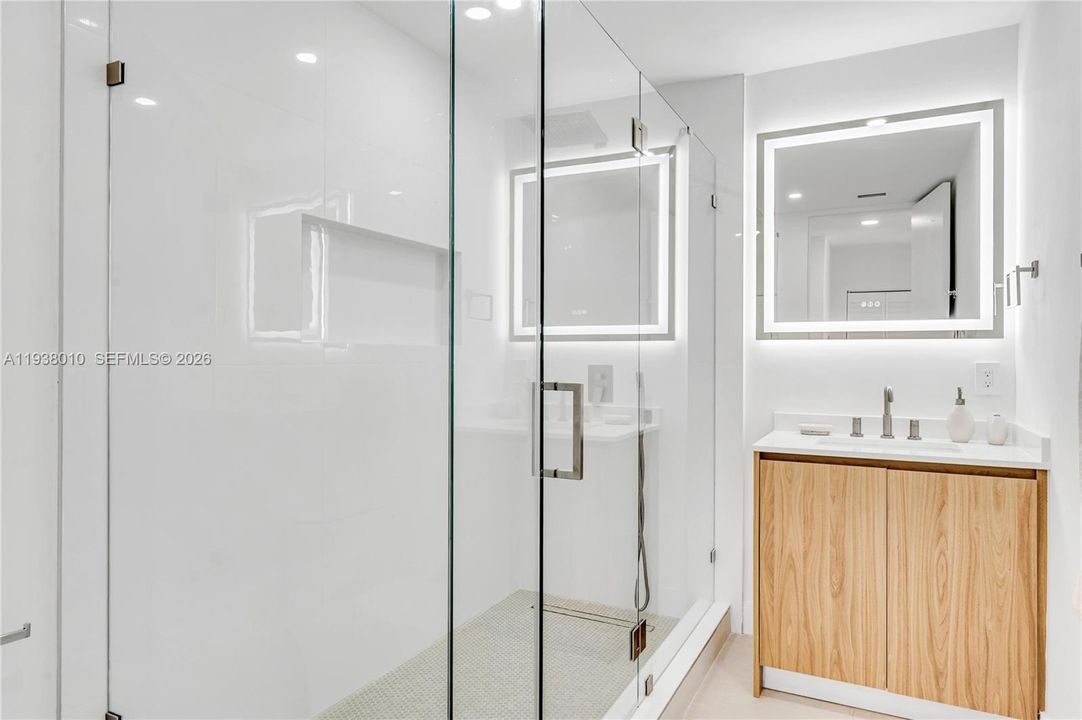 En Venta: $2,500,000 (5 camas, 4 baños, 3280 Pies cuadrados)