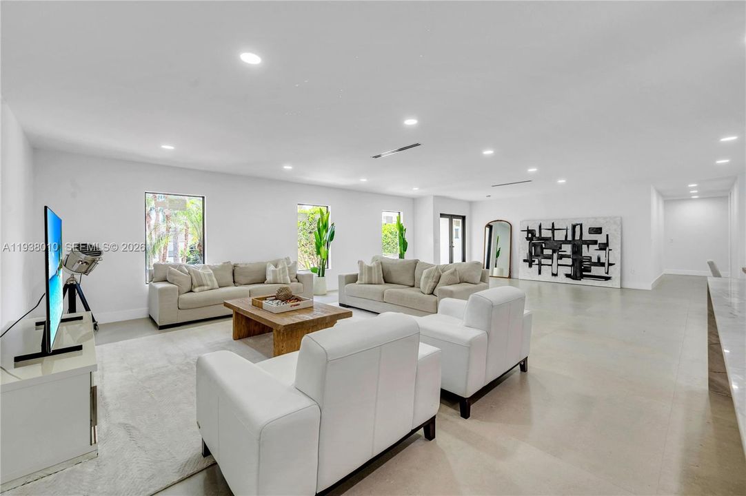 En Venta: $2,500,000 (5 camas, 4 baños, 3280 Pies cuadrados)