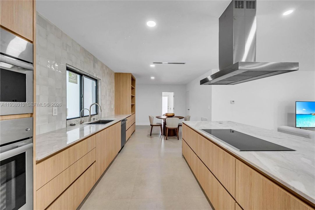 En Venta: $2,500,000 (5 camas, 4 baños, 3280 Pies cuadrados)