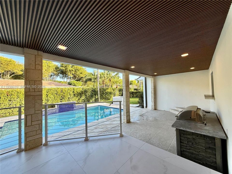 En Venta: $2,500,000 (5 camas, 4 baños, 3280 Pies cuadrados)