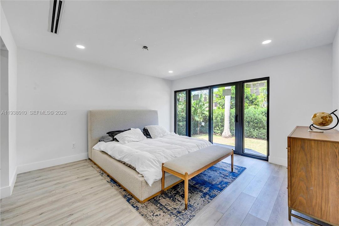 En Venta: $2,500,000 (5 camas, 4 baños, 3280 Pies cuadrados)