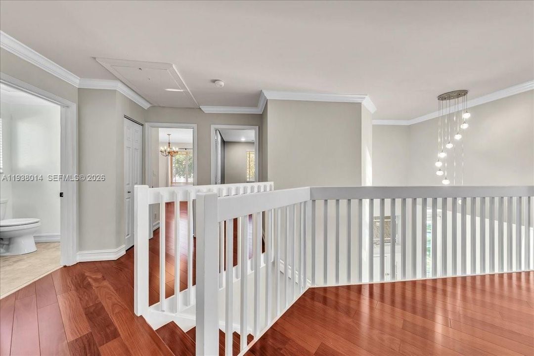 En Venta: $815,000 (4 camas, 2 baños, 2526 Pies cuadrados)