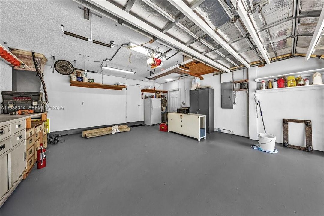 En Venta: $815,000 (4 camas, 2 baños, 2526 Pies cuadrados)