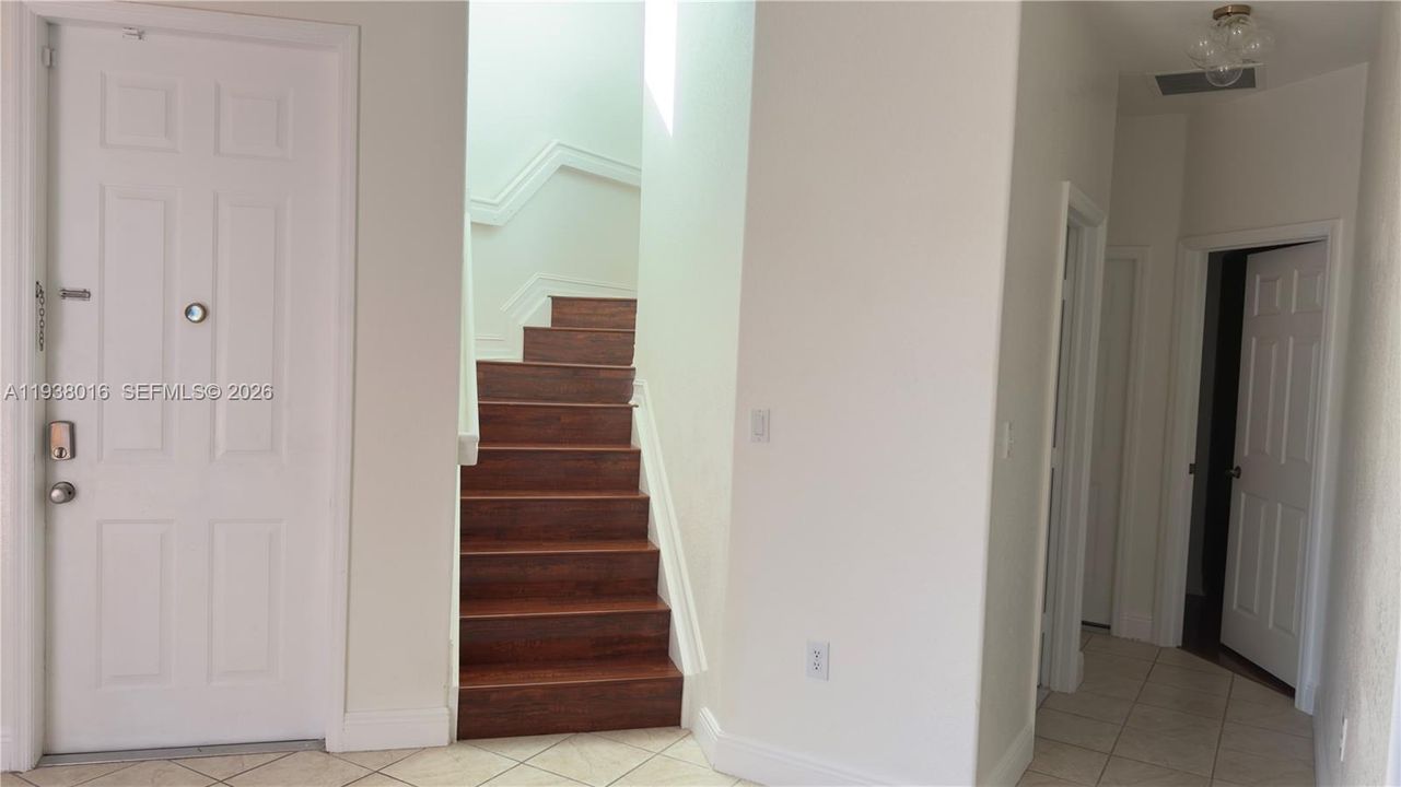 For Rent: $3,500 (3 beds, 2 baths, 1511 Square Feet)