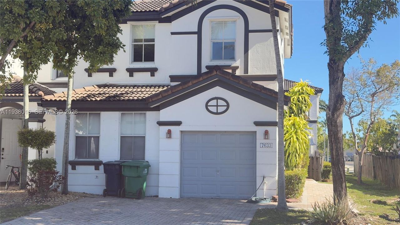 For Rent: $3,500 (3 beds, 2 baths, 1511 Square Feet)