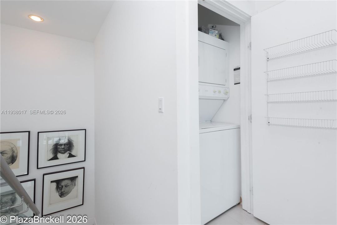 En Venta: $1,795,452 (3 camas, 3 baños, 1926 Pies cuadrados)