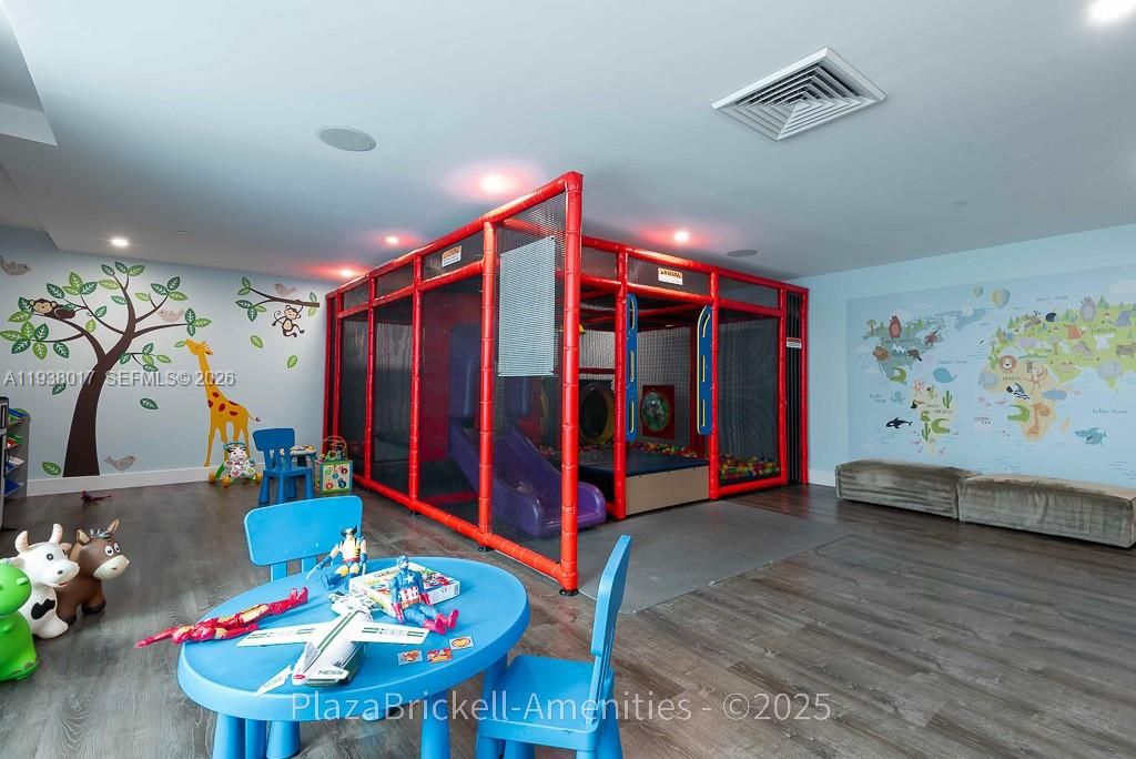 En Venta: $1,795,452 (3 camas, 3 baños, 1926 Pies cuadrados)