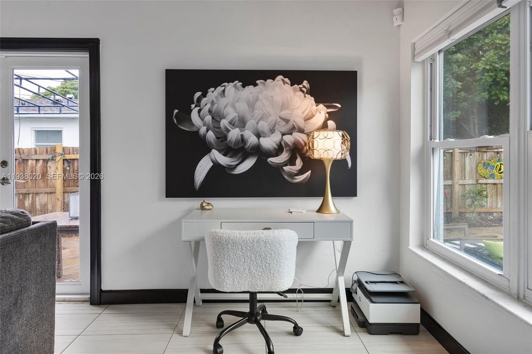 En Venta: $1,100,000 (3 camas, 2 baños, 1500 Pies cuadrados)