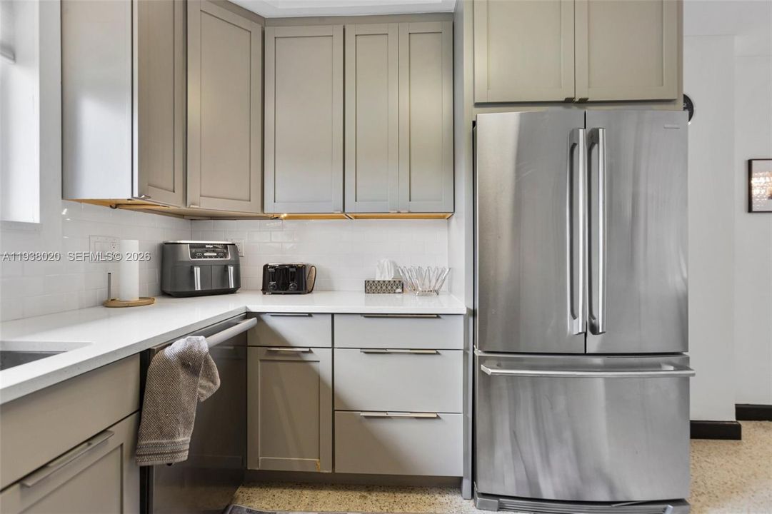 En Venta: $1,100,000 (3 camas, 2 baños, 1500 Pies cuadrados)