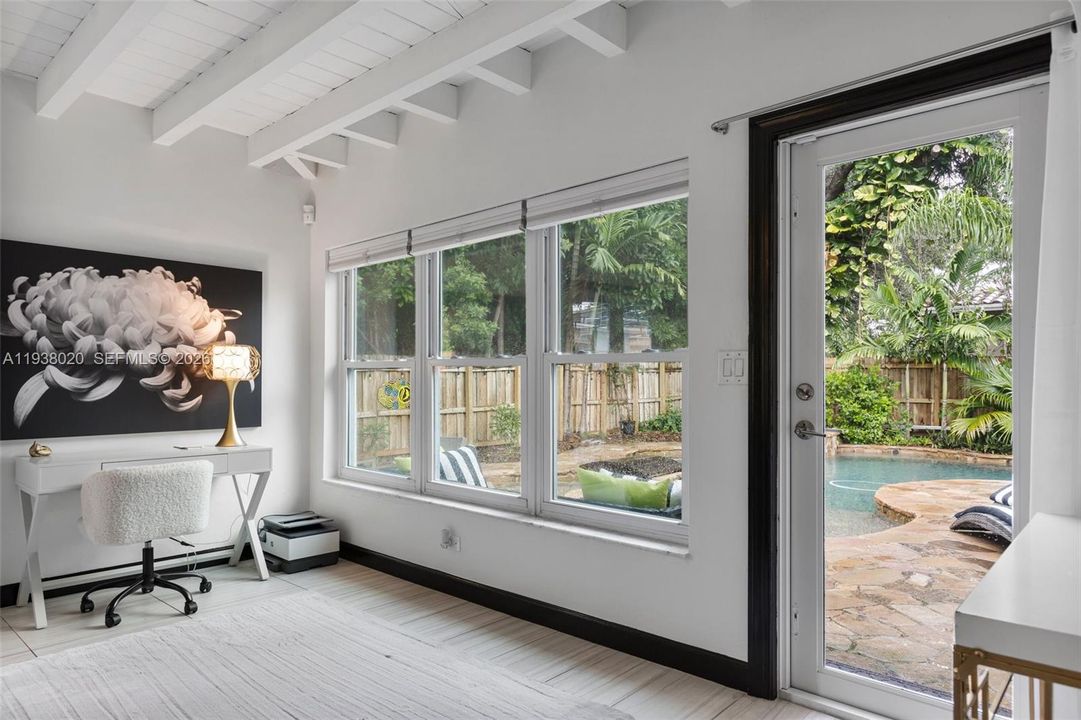 En Venta: $1,100,000 (3 camas, 2 baños, 1500 Pies cuadrados)