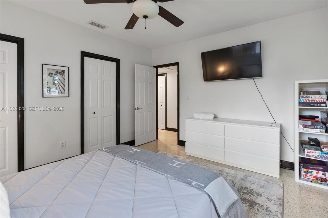 En Venta: $1,100,000 (3 camas, 2 baños, 1500 Pies cuadrados)