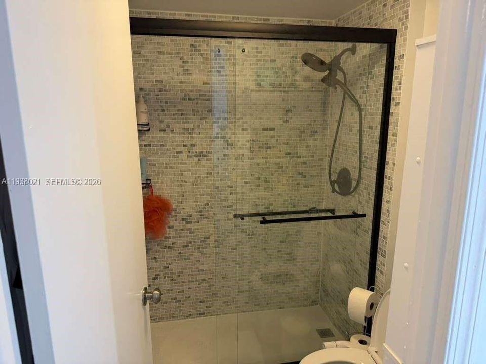 For Sale: $690,000 (0 beds, 1 baths, 660 Square Feet)