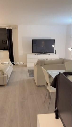 For Sale: $690,000 (0 beds, 1 baths, 660 Square Feet)