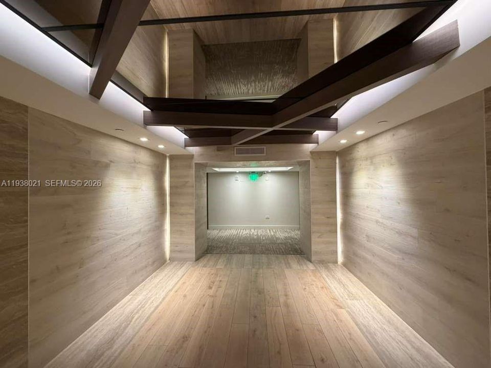 For Sale: $690,000 (0 beds, 1 baths, 660 Square Feet)