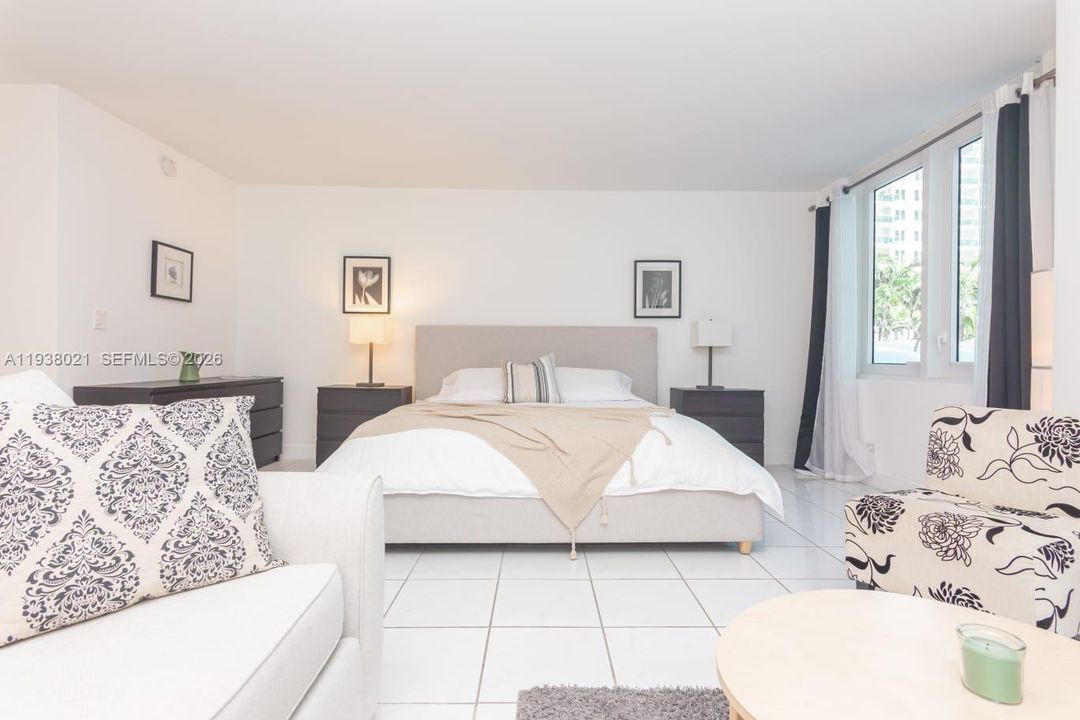 For Sale: $690,000 (0 beds, 1 baths, 660 Square Feet)