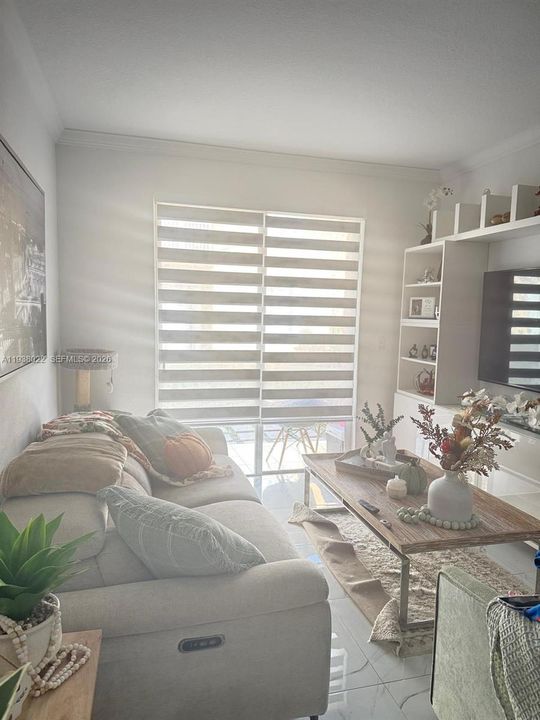 出租: $2,700 (3 贝兹, 2 浴室, 1094 平方英尺)