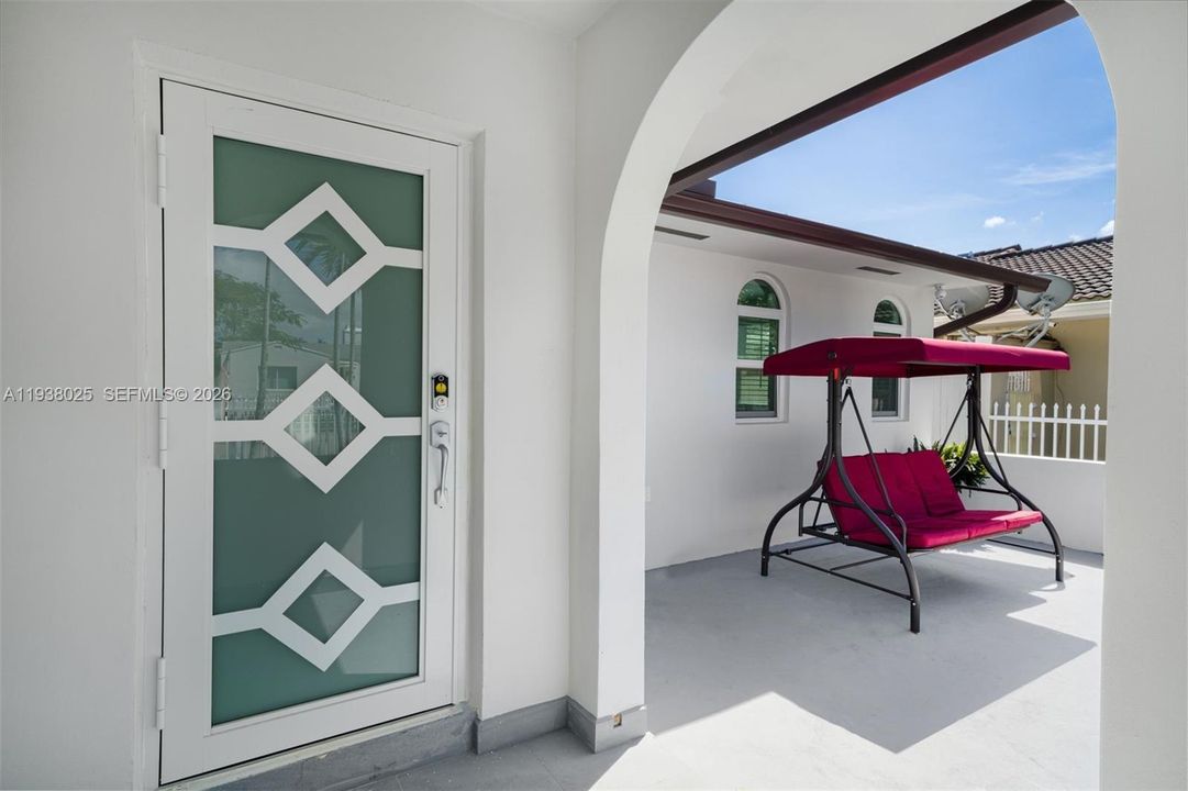 En Venta: $1,175,000 (3 camas, 2 baños, 1685 Pies cuadrados)