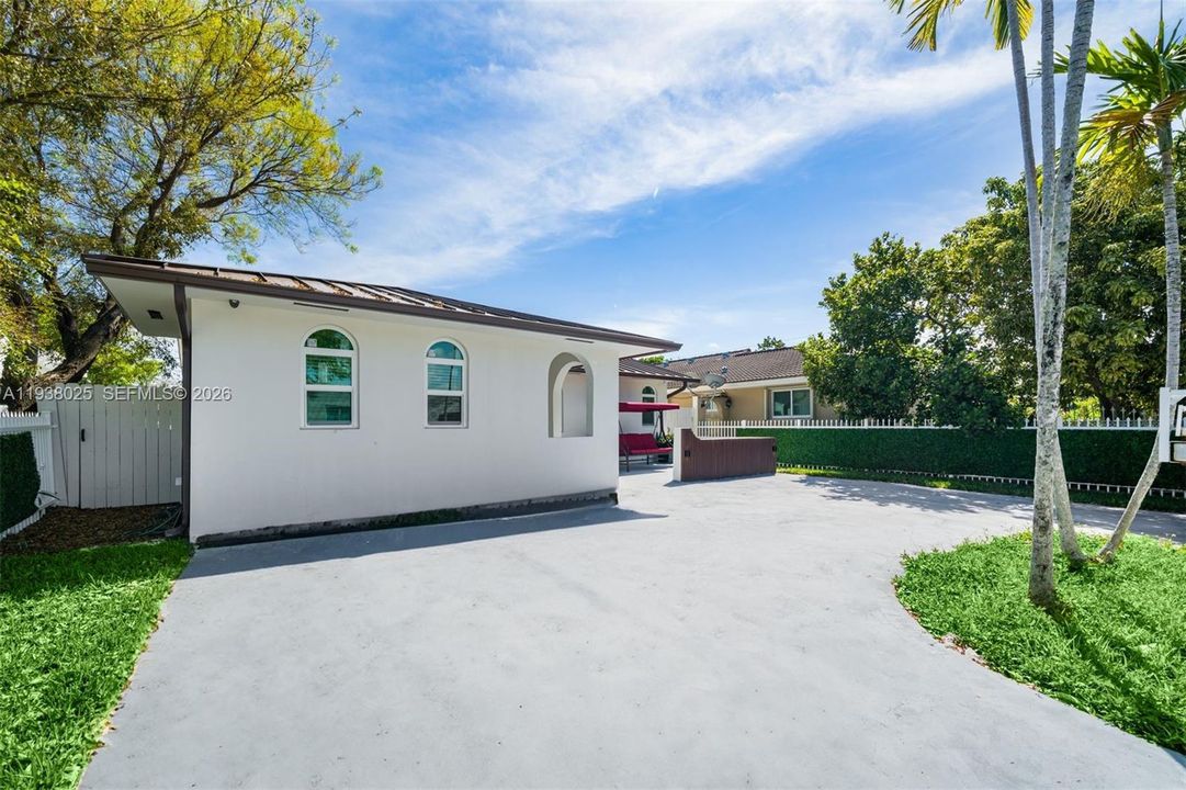 En Venta: $1,175,000 (3 camas, 2 baños, 1685 Pies cuadrados)