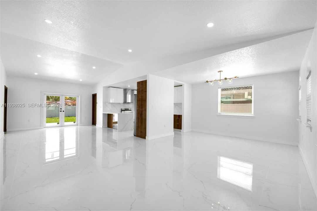 En Venta: $1,175,000 (3 camas, 2 baños, 1685 Pies cuadrados)