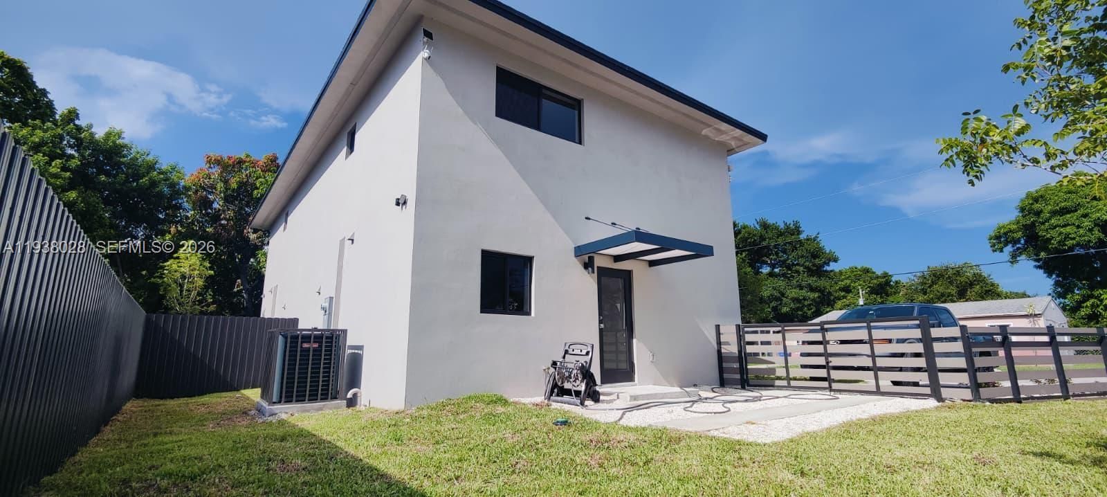 出租: $3,400 (3 贝兹, 2 浴室, 0 平方英尺)