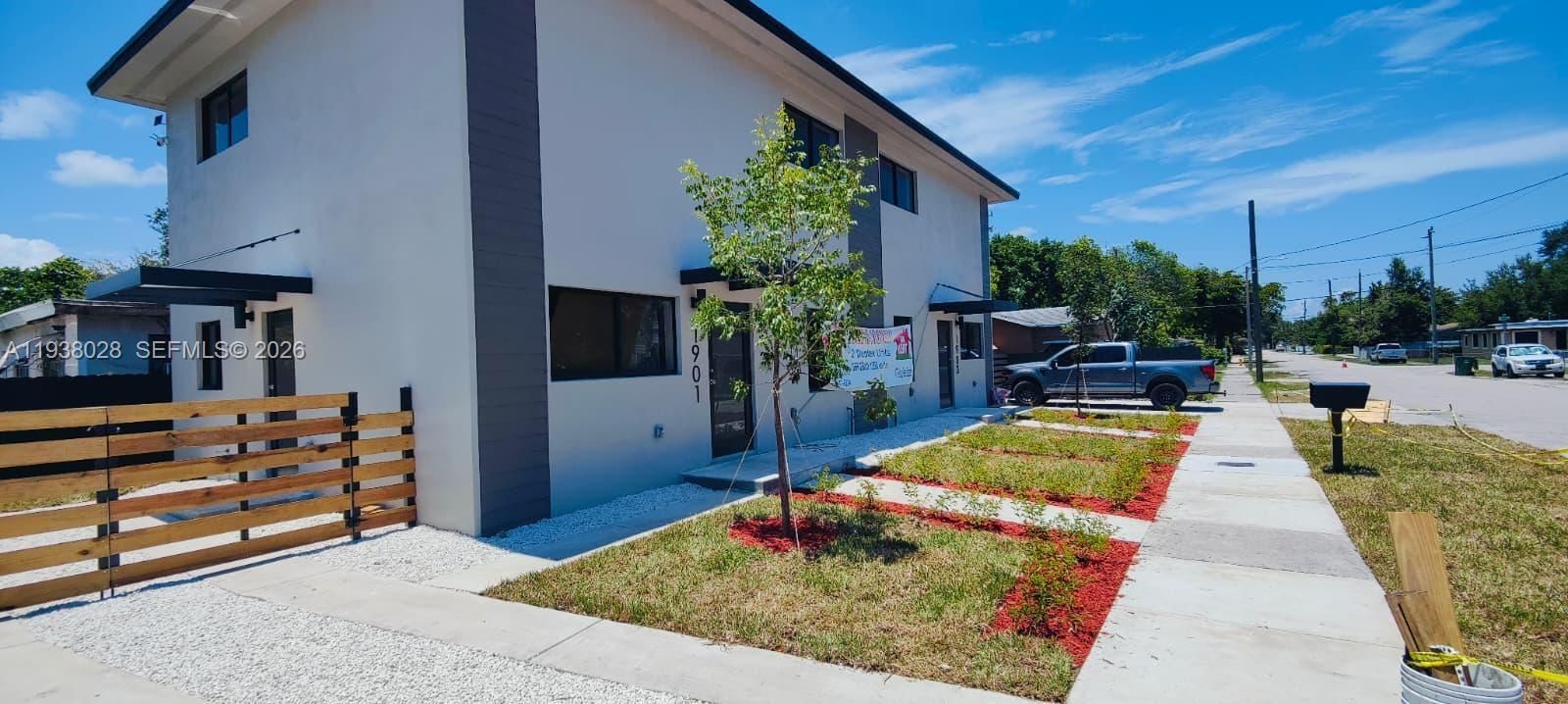 出租: $3,400 (3 贝兹, 2 浴室, 0 平方英尺)