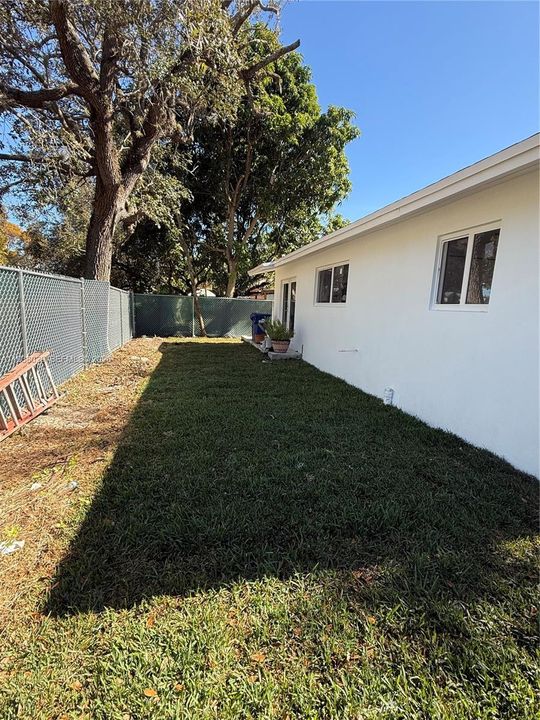 待售: $699,000 (2 贝兹, 2 浴室, 955 平方英尺)