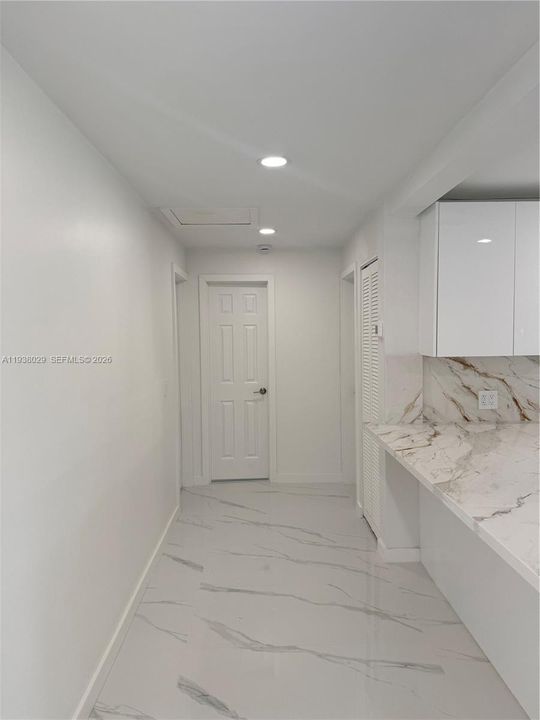 待售: $699,000 (2 贝兹, 2 浴室, 955 平方英尺)