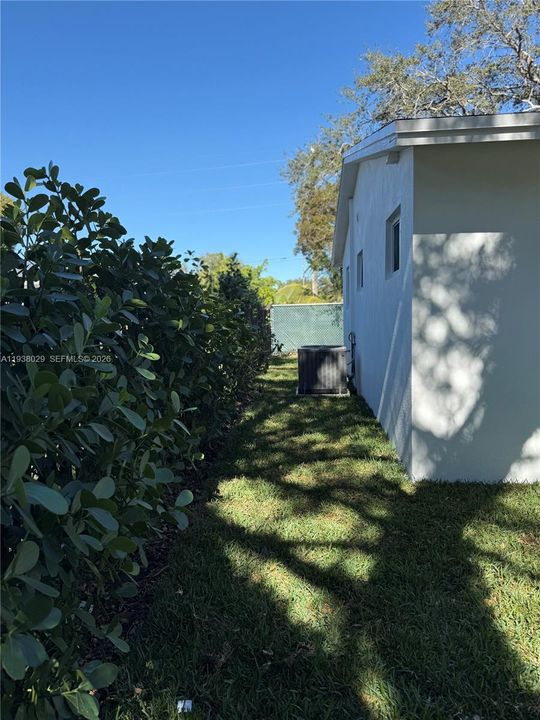 待售: $699,000 (2 贝兹, 2 浴室, 955 平方英尺)