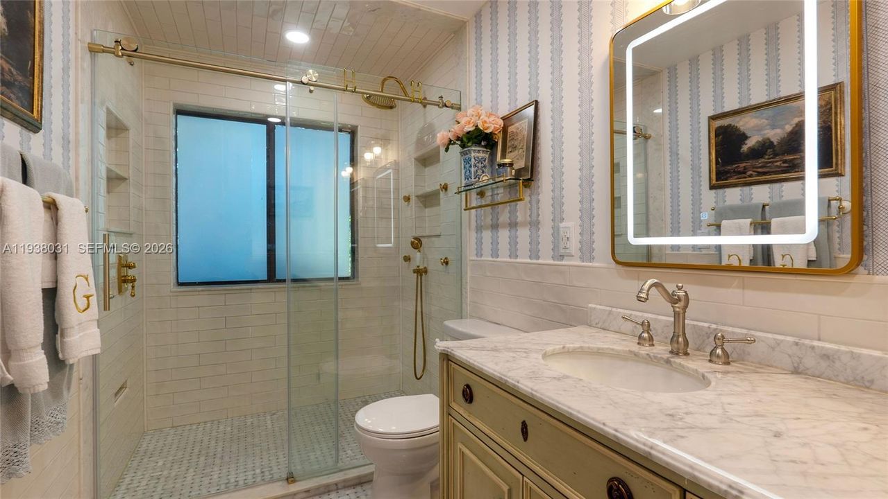 En Venta: $650,000 (3 camas, 2 baños, 2029 Pies cuadrados)