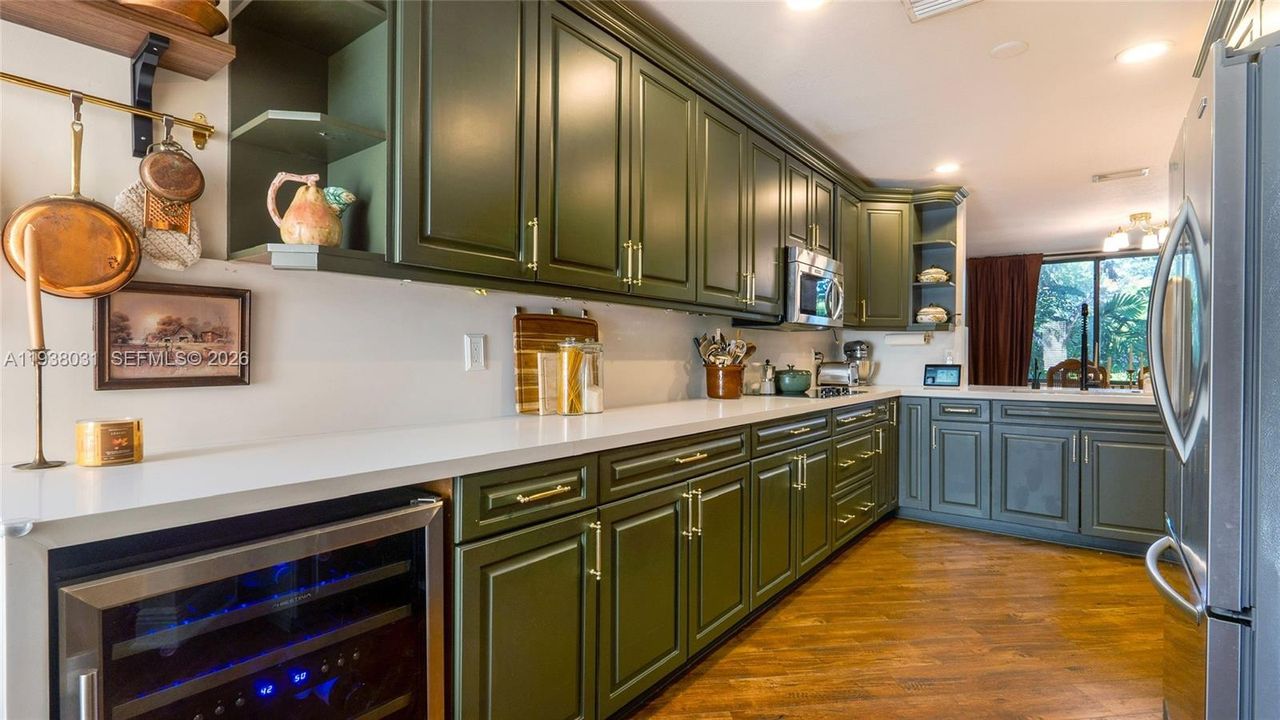 En Venta: $650,000 (3 camas, 2 baños, 2029 Pies cuadrados)