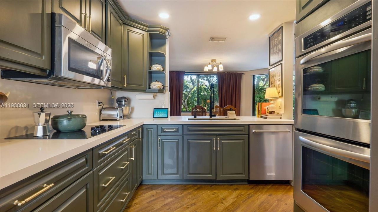 En Venta: $650,000 (3 camas, 2 baños, 2029 Pies cuadrados)