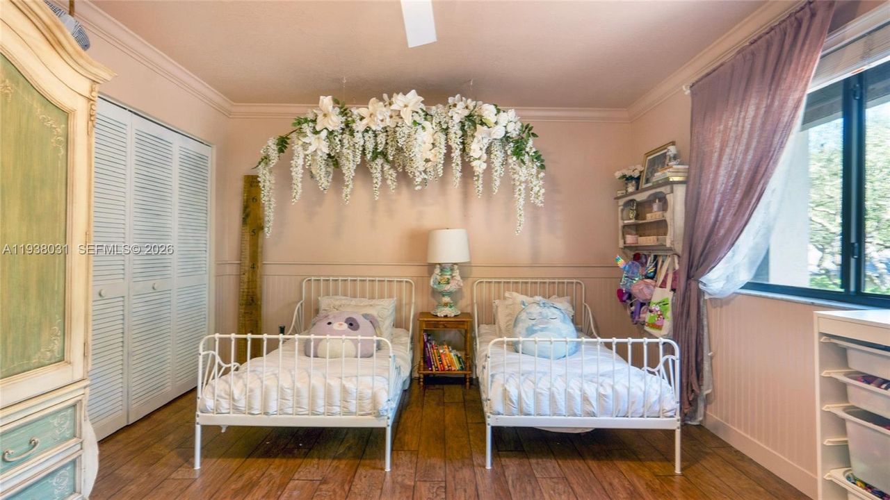 En Venta: $650,000 (3 camas, 2 baños, 2029 Pies cuadrados)