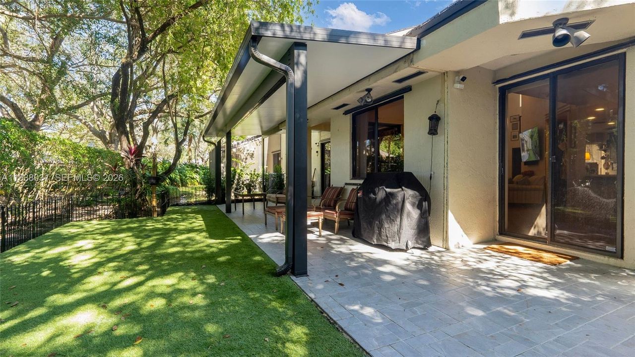 En Venta: $650,000 (3 camas, 2 baños, 2029 Pies cuadrados)