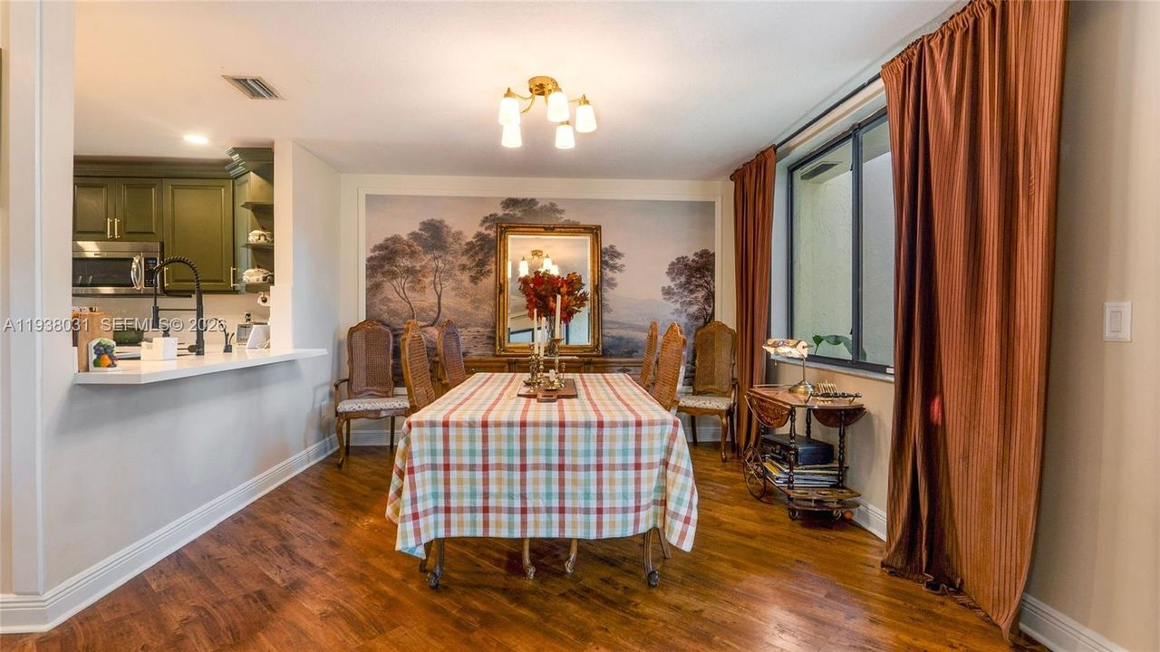 En Venta: $650,000 (3 camas, 2 baños, 2029 Pies cuadrados)