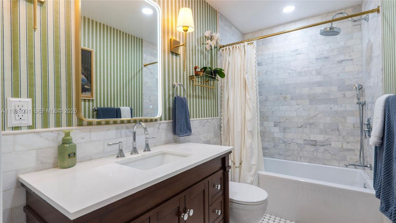 En Venta: $650,000 (3 camas, 2 baños, 2029 Pies cuadrados)