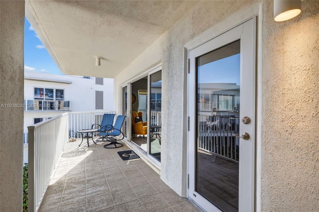 En Venta: $870,000 (2 camas, 2 baños, 980 Pies cuadrados)