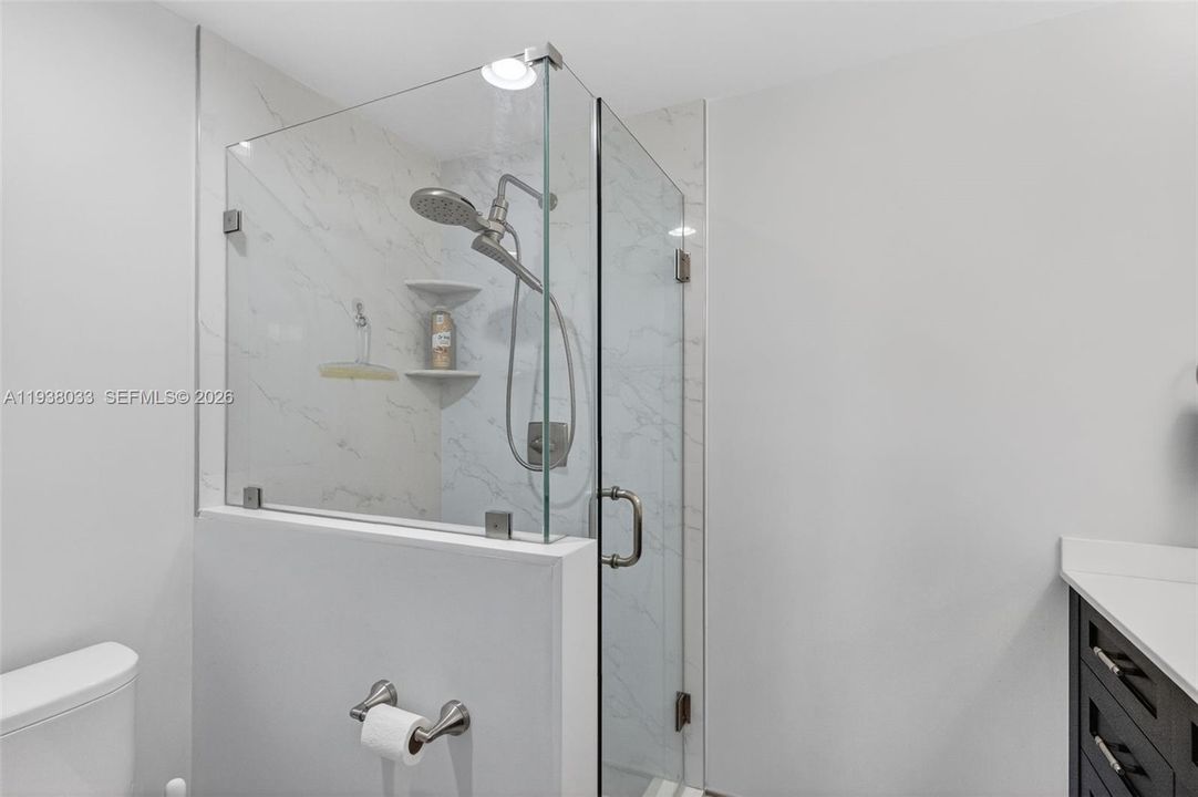 En Venta: $870,000 (2 camas, 2 baños, 980 Pies cuadrados)