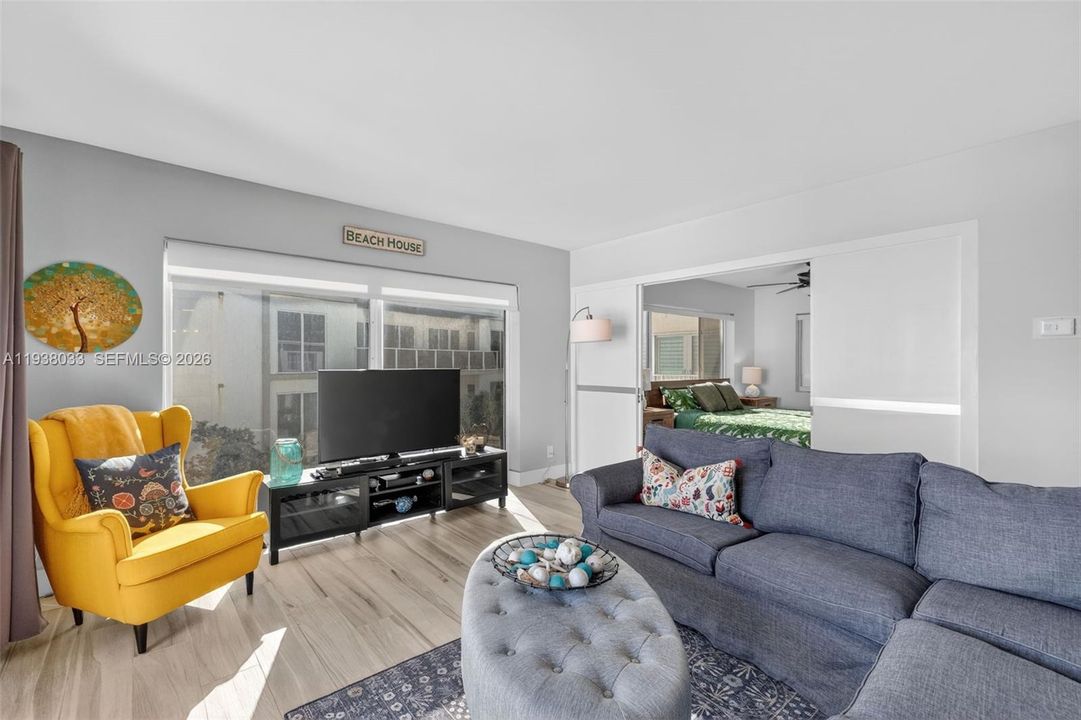 En Venta: $870,000 (2 camas, 2 baños, 980 Pies cuadrados)