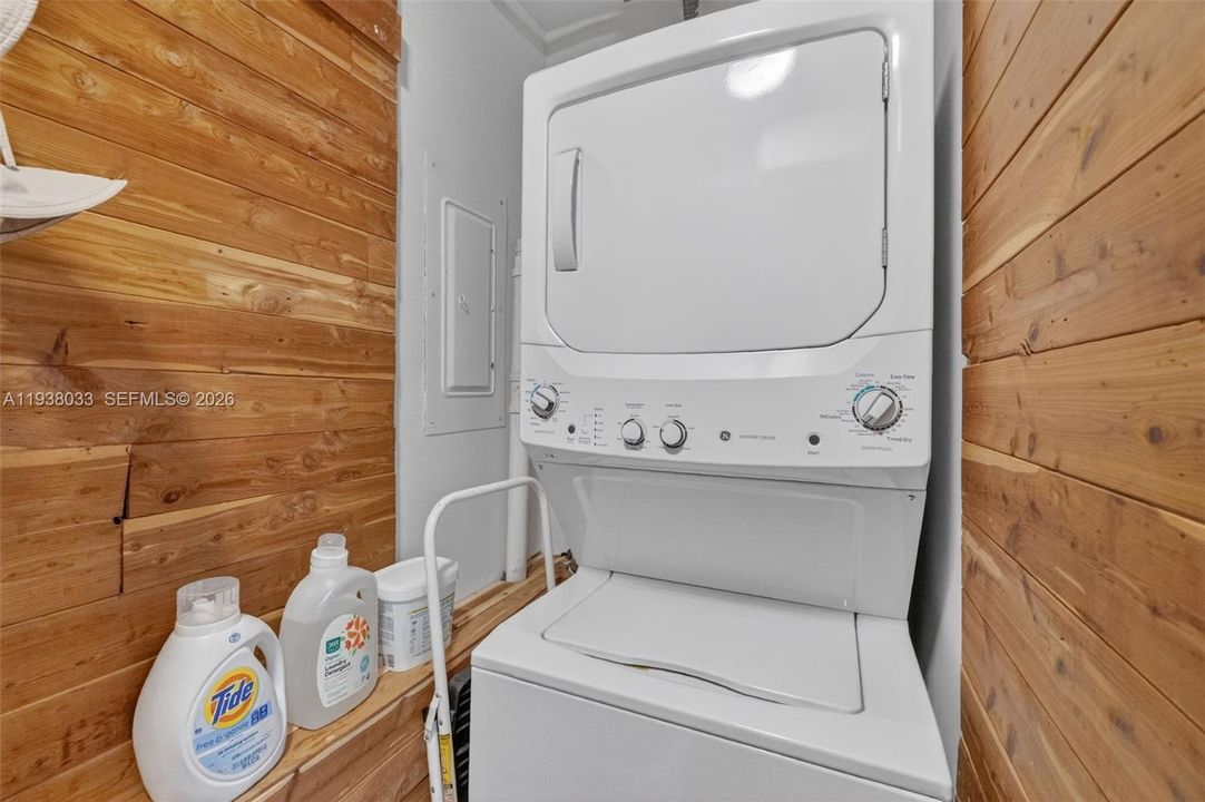 En Venta: $870,000 (2 camas, 2 baños, 980 Pies cuadrados)