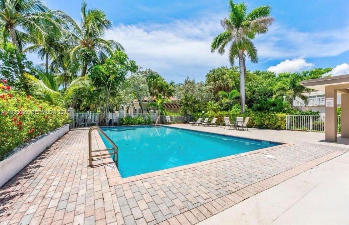 En Venta: $870,000 (2 camas, 2 baños, 980 Pies cuadrados)