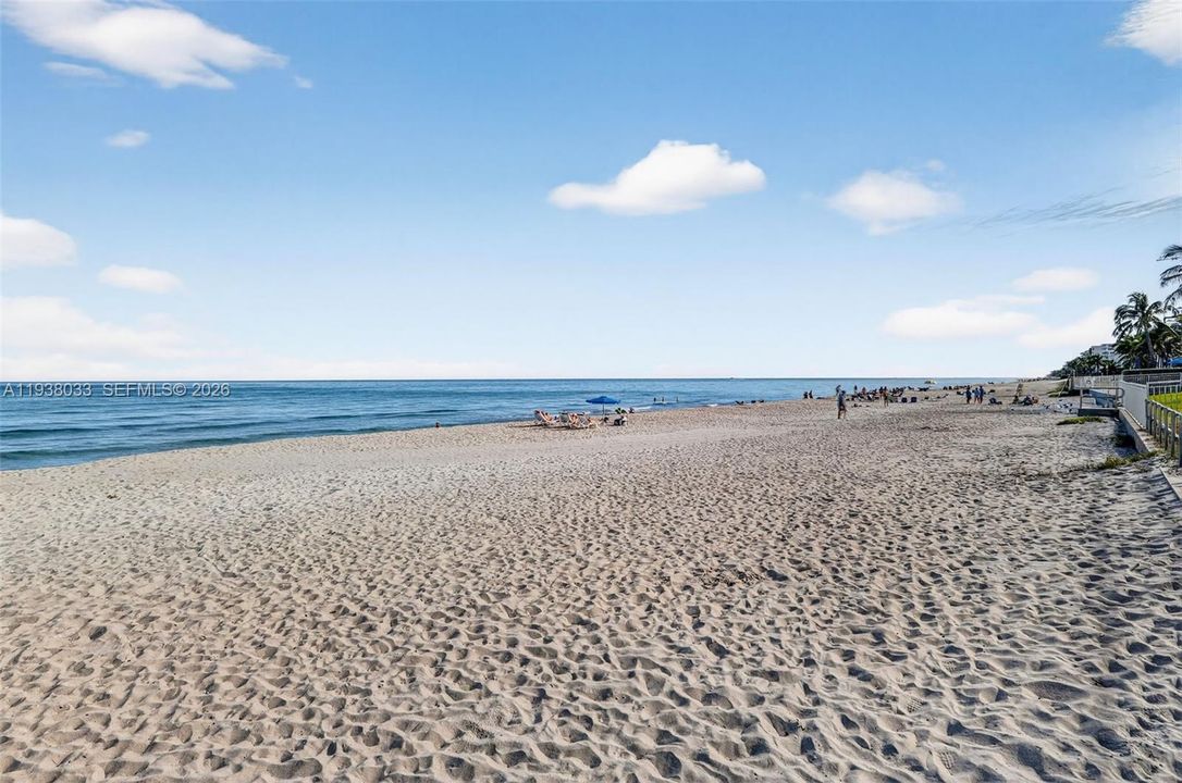 En Venta: $870,000 (2 camas, 2 baños, 980 Pies cuadrados)