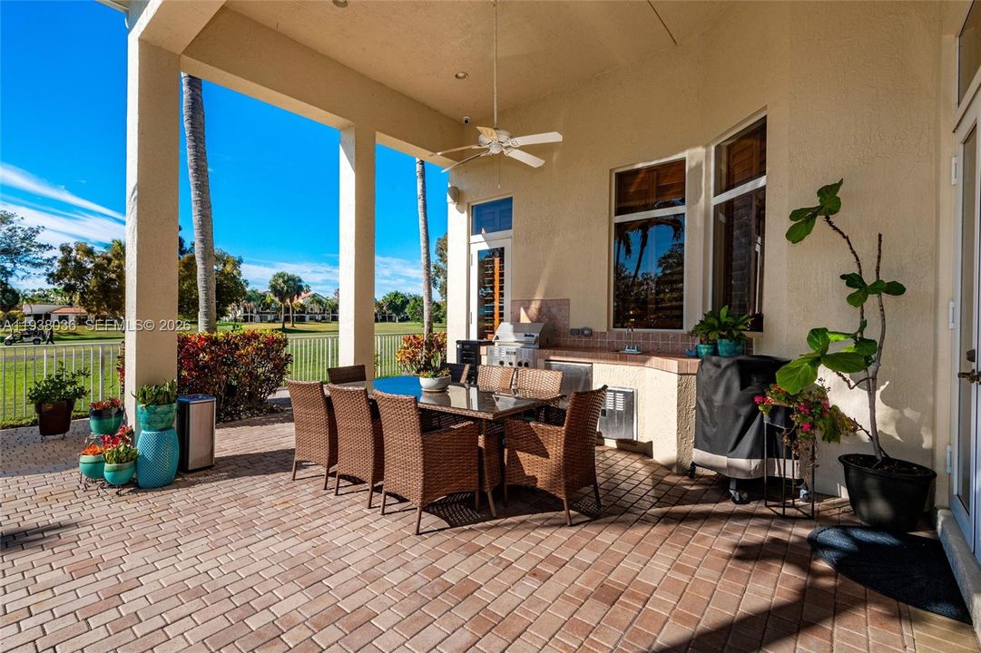 待售: $1,569,995 (5 贝兹, 4 浴室, 4521 平方英尺)