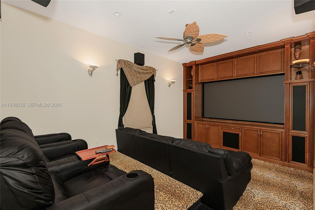 待售: $1,569,995 (5 贝兹, 4 浴室, 4521 平方英尺)