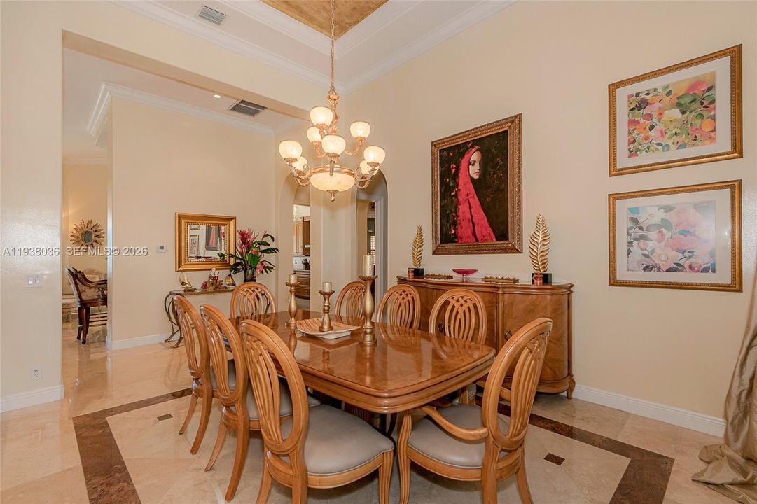 待售: $1,569,995 (5 贝兹, 4 浴室, 4521 平方英尺)