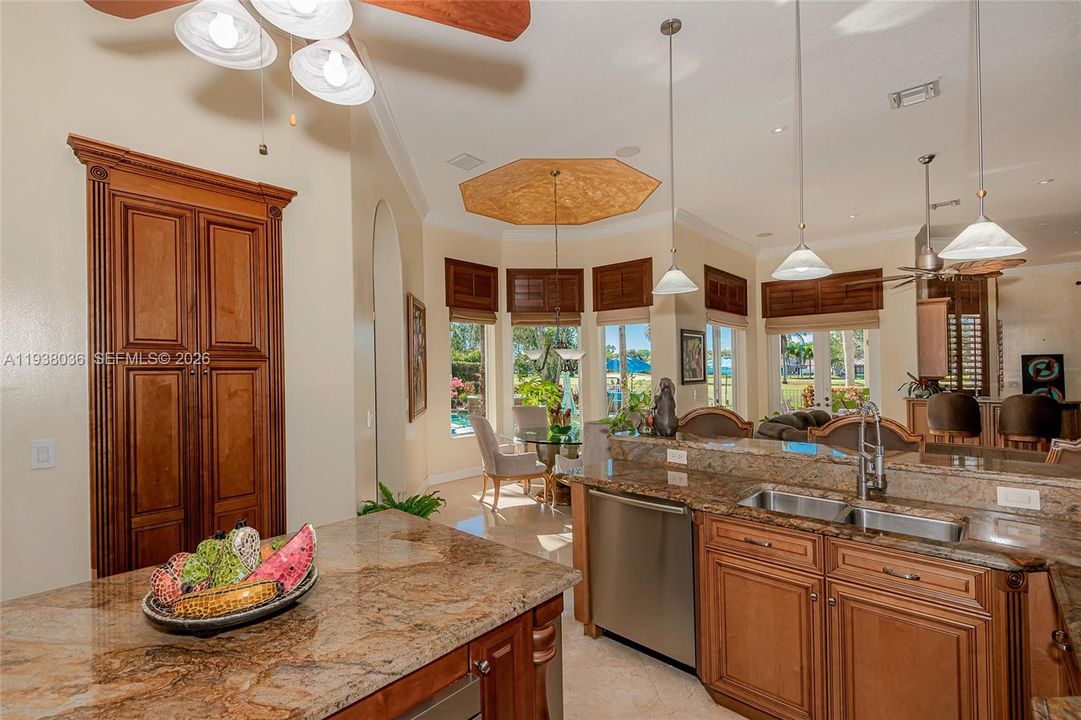 待售: $1,569,995 (5 贝兹, 4 浴室, 4521 平方英尺)