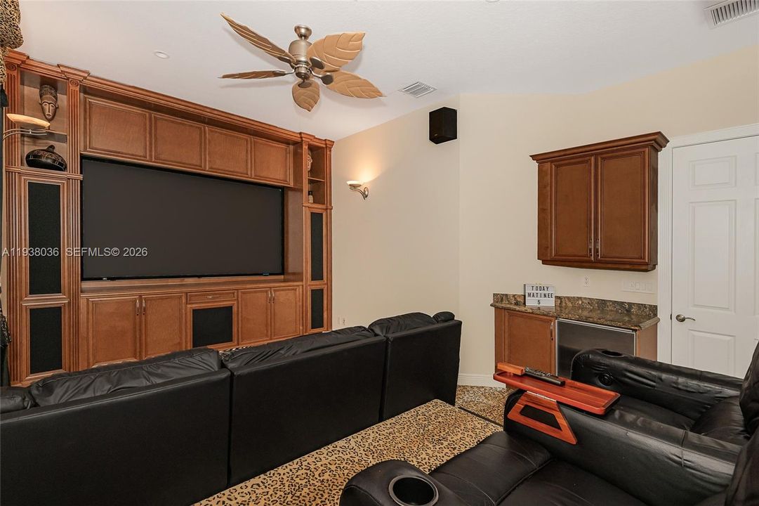 待售: $1,569,995 (5 贝兹, 4 浴室, 4521 平方英尺)