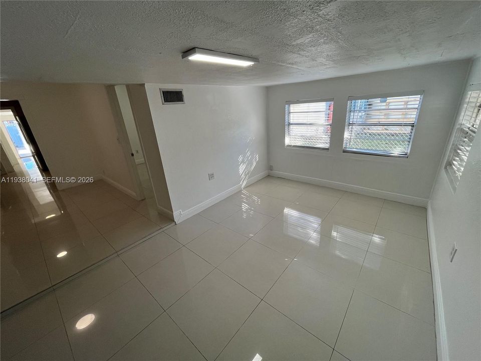 出租: $2,900 (3 贝兹, 2 浴室, 1563 平方英尺)