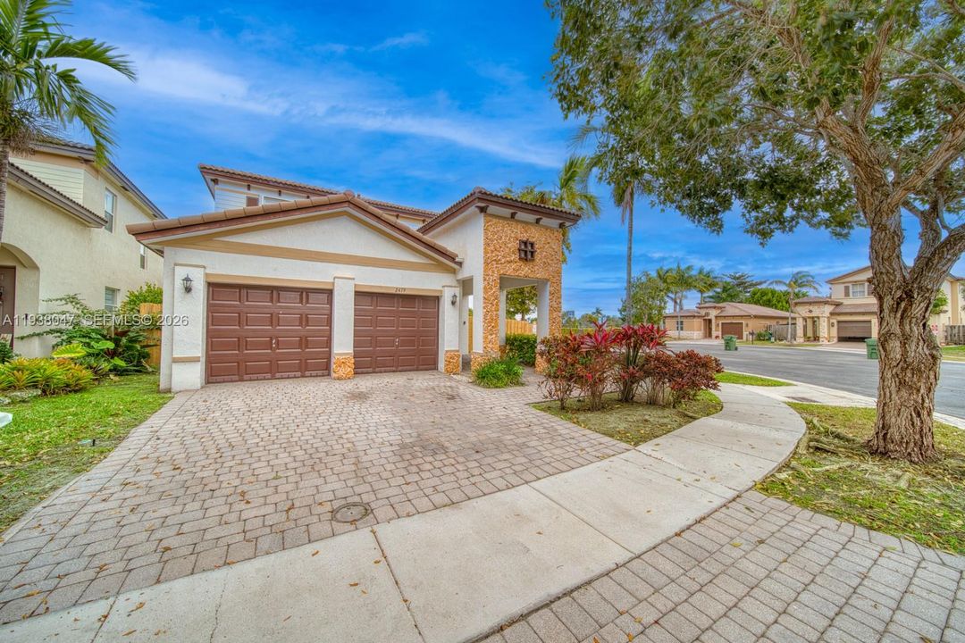 В аренду: $3,500 (4 спален, 2 ванн, 2420 Квадратных фут)