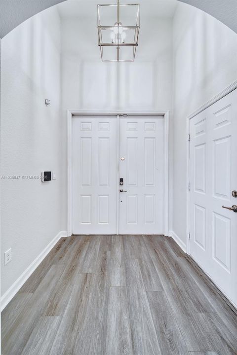 В аренду: $3,500 (4 спален, 2 ванн, 2420 Квадратных фут)