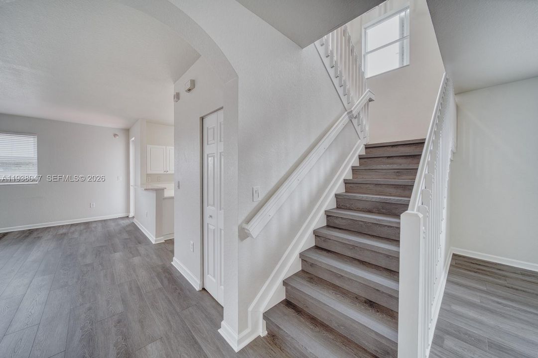 В аренду: $3,500 (4 спален, 2 ванн, 2420 Квадратных фут)